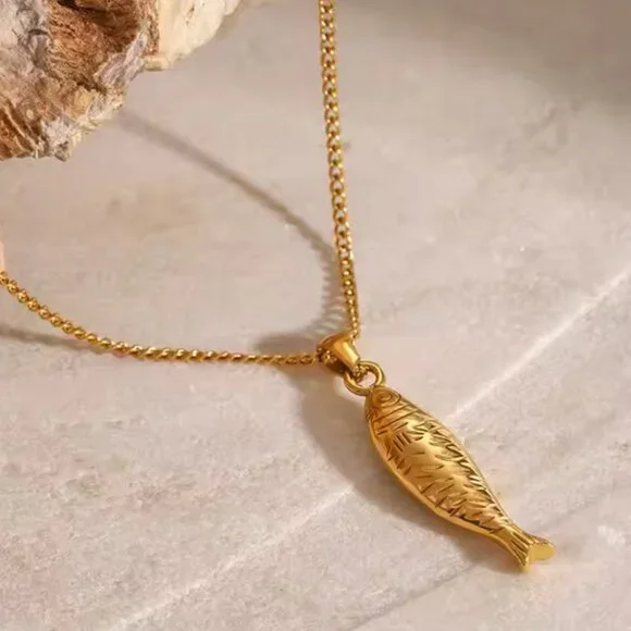 Waterproof Gold Sardine Necklace Coastal Fish Pendant for Summer Outfits PRETTY - Picture 6 of 12